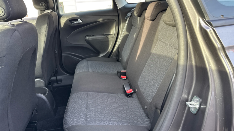 Vauxhall Crossland 1.2 Turbo [130] Design 5dr Auto Petrol Hatchback